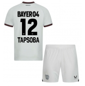 Otroški Bayer Leverkusen Edmond Tapsoba #12 Replika nogometni dresi kompleti Gostujoči 2023-24 Kratek Rokav (+ hlače)