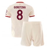 Otroški Bayern Munich Leon Goretzka #8 Replika nogometni dresi kompleti Tretji 2024-25 Kratek Rokav (+ hlače)