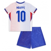 Otroški Francija Kylian Mbappe #10 Replika nogometni dresi kompleti Gostujoči EP 2024 Kratek Rokav (+ hlače)