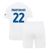 Otroški Inter Milan Henrikh Mkhitaryan #22 Replika nogometni dresi kompleti Gostujoči 2023-24 Kratek Rokav (+ hlače)