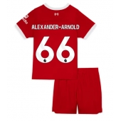 Otroški Liverpool Alexander-Arnold #66 Replika nogometni dresi kompleti Domači 2023-24 Kratek Rokav (+ hlače)