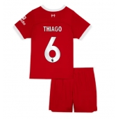 Otroški Liverpool Thiago Alcantara #6 Replika nogometni dresi kompleti Domači 2023-24 Kratek Rokav (+ hlače)