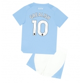 Otroški Manchester City Jack Grealish #10 Replika nogometni dresi kompleti Domači 2023-24 Kratek Rokav (+ hlače)