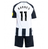 Otroški Newcastle United Harvey Barnes #11 Replika nogometni dresi kompleti Domači 2024-25 Kratek Rokav (+ hlače)